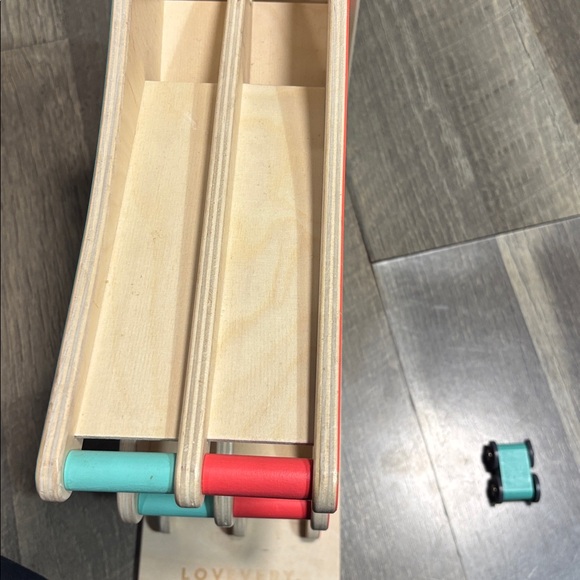 Lovevery Pioneer Play Kit Month 16, 17, 18 - Picture 5 of 5